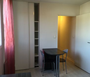 Location Appartement 1 pièce 18m² - Photo 2