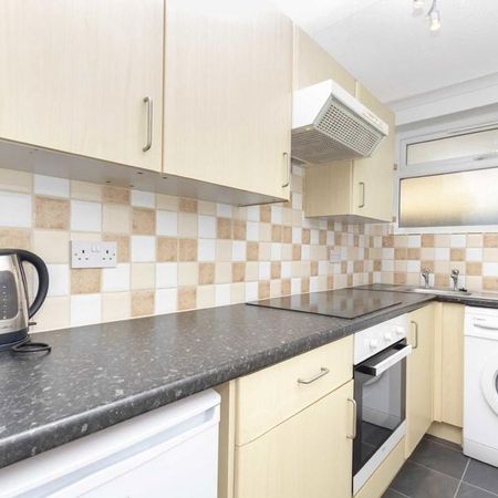 1 bedroom flat to rent - Photo 3