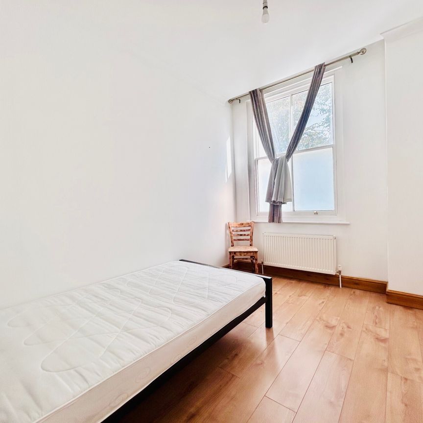 Wellington Road, Brighton - Photo 1