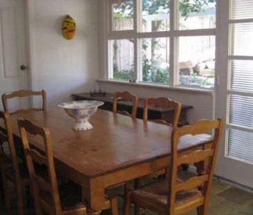 Sophisticated Family Living in Prestigious Greenwich Locale - Photo 4