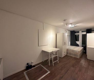 Room in a Shared House, Roxeth Hill, HA2 - Photo 1