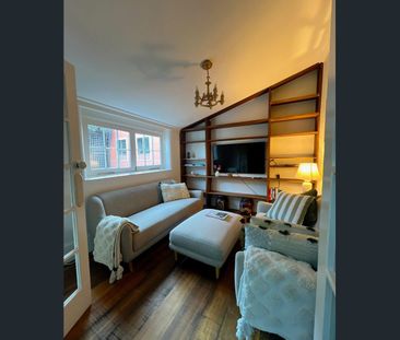 NORTH HOBART FULLY RENOVATED, CHARMING AND SPACIOUS CONVICT COTTAGE, C 1850 - Photo 2