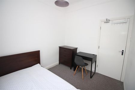 4 bedroom Student Maisonette to rent in Lavender Gardens, West Jesmond, Newcastle Upon Tyne - Photo 4