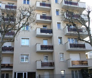 Location Appartement 1 pièce 26m² - Photo 3