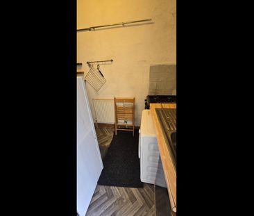 1 Bed Terraced House, Aviary Mount, LS12 - Photo 5