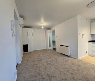 Studio to rent - Photo 6