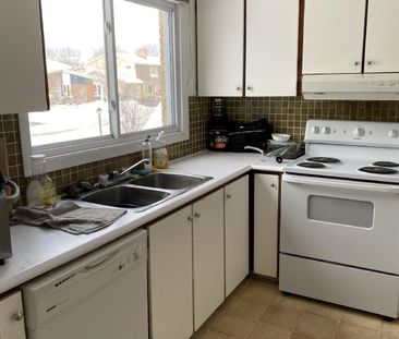 8 Foxmeadow Lane - Room 6 - Photo 6