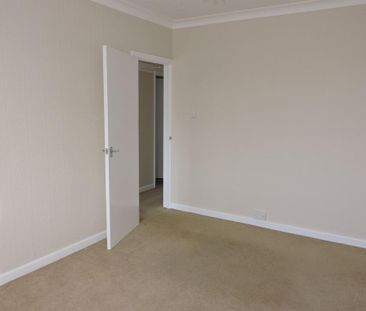 2 bedroom semi-detached bungalow to rent - Photo 6