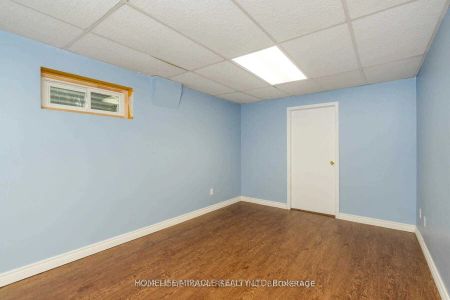 Property For Lease | W9246428 - Photo 4