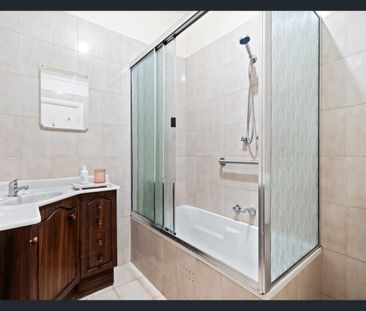 2 Bedroom Character Cottage in Exceptional Location - Photo 4