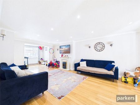 4 bedroom semi-detached house to rent - Photo 2