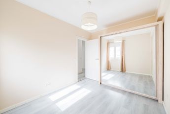 APARTAMENTO T4 EM ALFRAGIDE MOBILADO