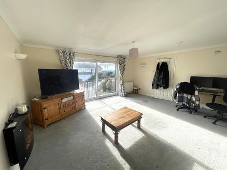 3 bedroom detached bungalow to rent - Photo 2