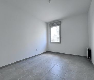 Appartement 3 pièces 64m2 MARSEILLE 9EME 1 075 euros - Photo 1