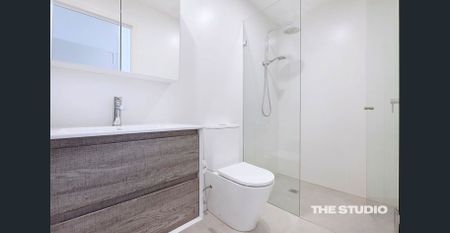 Stylish, Sun-Filled Apartment in an Unbeatable Location - Photo 4