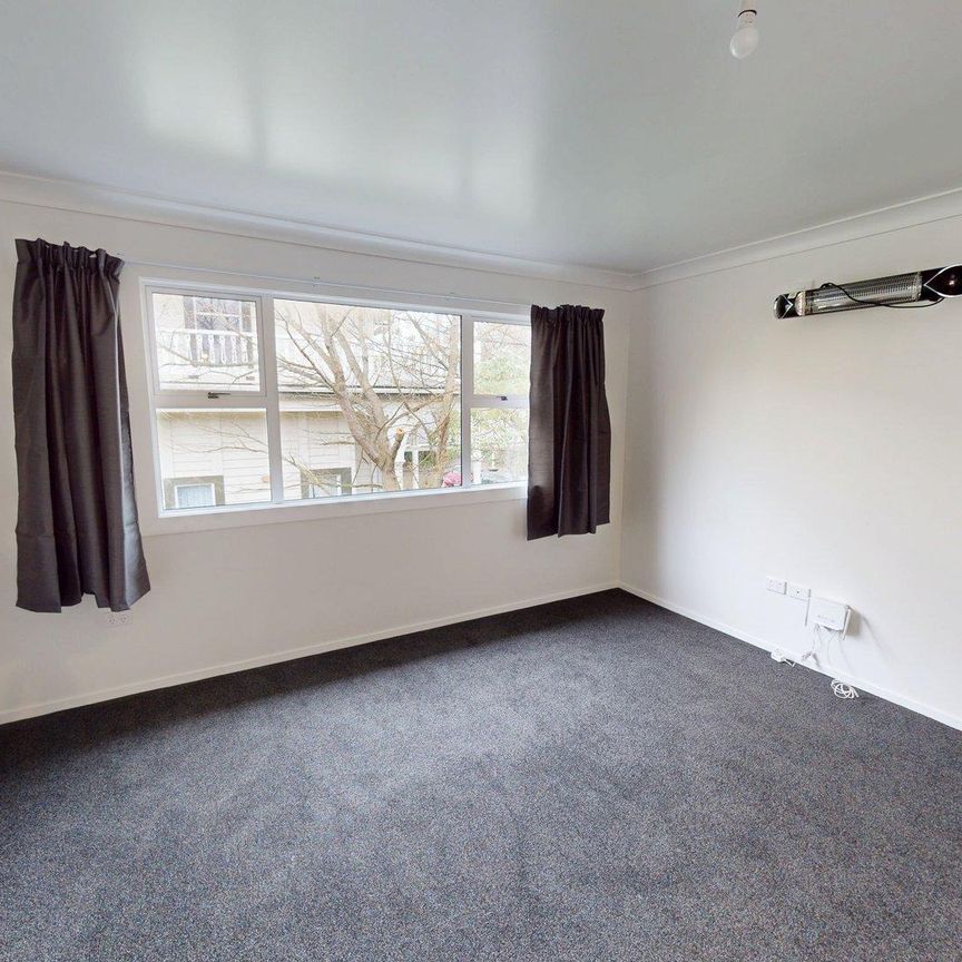 Roslyn - 3 Bedrooms - Photo 1