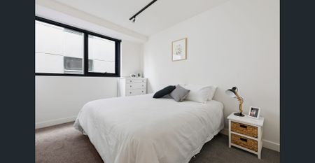 Iconic Skyline Views - Photo 2