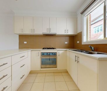 Idea living in a perfect spot! - Photo 4