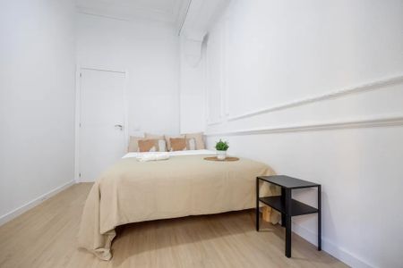 Carrer de Ribera, Valencia, Valencian Community 46002 - Photo 3