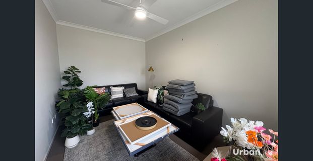 Five Bedroom Home available for lease! - Photo 1