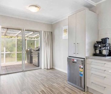 Charming 2-Bedroom Unit in Remuera - Photo 2