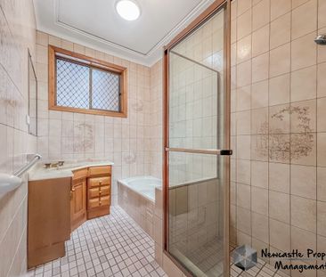 16 Maurie Avenue, Warners Bay - Photo 1