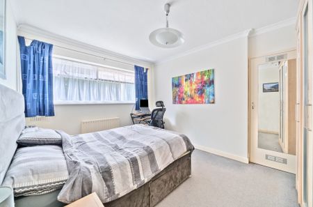 Devoke Way, Walton-On-Thames, Surrey, KT12 - Photo 2