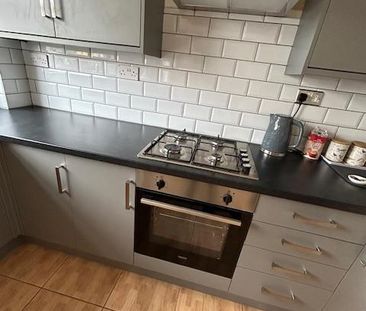 3 bedroom end of terrace house to rent - Photo 6