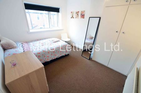 2 Bedroom Mid Terraced House for rent in Park View Avenue - Photo 4