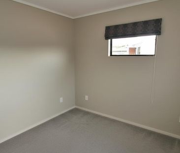 Charming 3-Bedroom Home in Brookfield - Photo 5