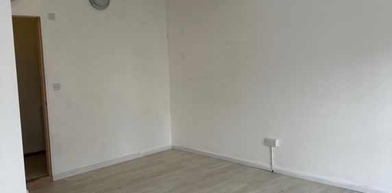 Studio Flat, Wimbledon, SW19 - Photo 2