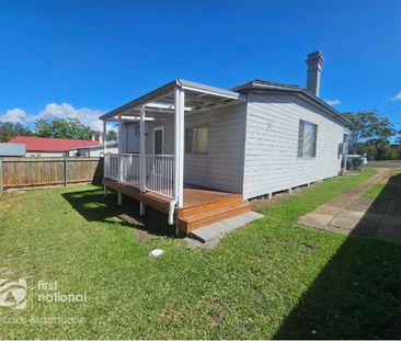 LIVE LIKE ROYALTY ON KING STREET - Photo 6