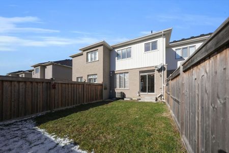 For Lease - 27 Sharpe Crescent, New Tecumseth, Ontario - Photo 3