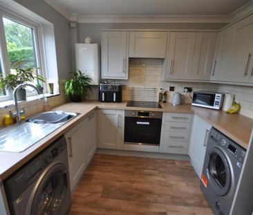 2 bedroom end of terrace house to rent - Photo 6
