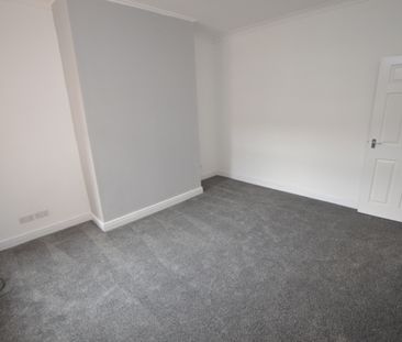 3 Bedroom Terraced House - Photo 3