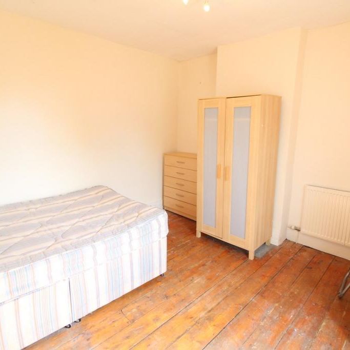 5 bedroom semi-detached house to rent - Photo 1