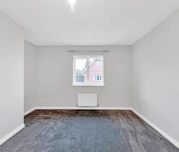 2 bedroom coach house to rent - Photo 2