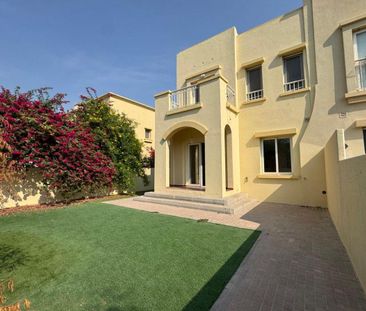 Single Row 4E Springs 2 Bed + Study Close to Pool - Photo 3