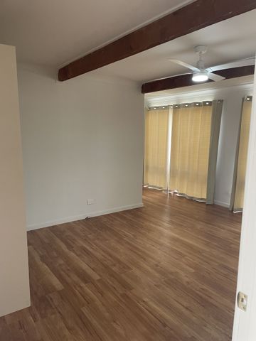 Modern, Accessible 3- Bedroom Home Minutes from the Water - Photo 3