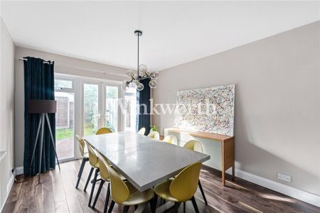 3 bedroom semi-detached house to rent - Photo 2