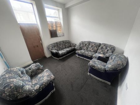 4 bedroom terraced house to rent - Photo 2