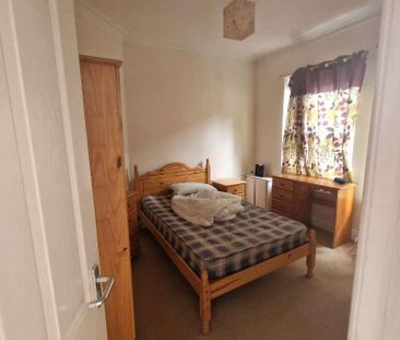 Ealing Avenue, Rusholme, Manchester, M14 - Photo 1