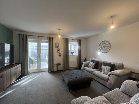 Lonydd Glas, Llanharan, PONTYCLUN - Photo 2