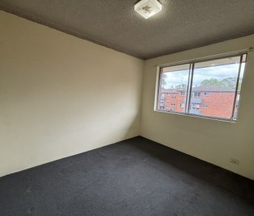 Comfortable Unit in Prime Location - Photo 6