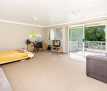 Spacious One Bedroom centrally located - Photo 6