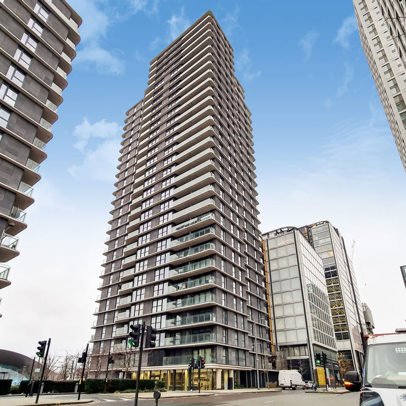 Glasshouse Gardens, London, E20 - Photo 1