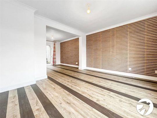 3 bedroom end of terrace house to rent - Photo 1