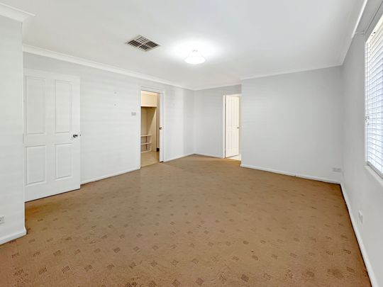 4 Bedroom home in Orana Heights - Photo 1