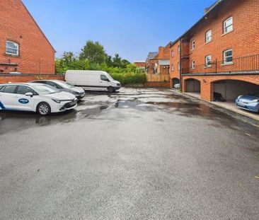 1 bedroom Apartment to rent - Photo 5