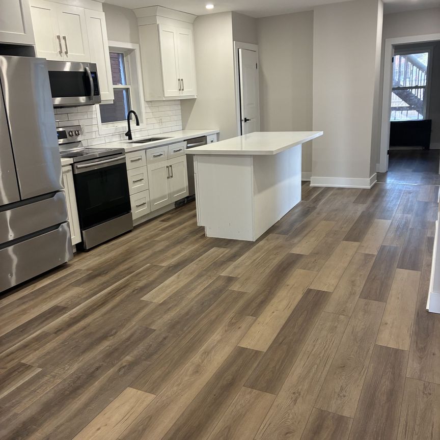For Lease - 748 BARTON Street Unit# Unit 1, Hamilton, Ontario - Photo 1